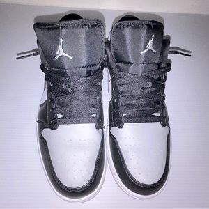 Air Jordan 1 low ‘ shadow toe’